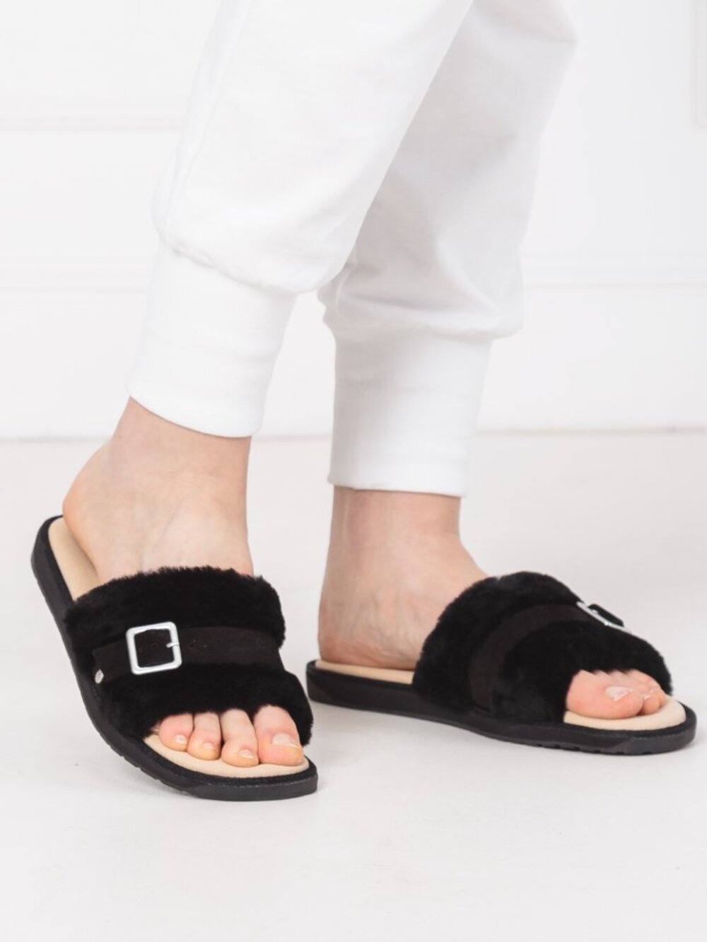 EMU Australia Warden Stinger Sandals Sheepskin Slip-on Slides Black Size 7 NEW